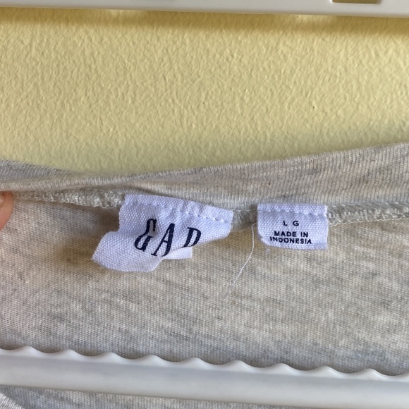 GAP • Light Grey Ruffle Short Sleeve Top - Picture 3 of 5